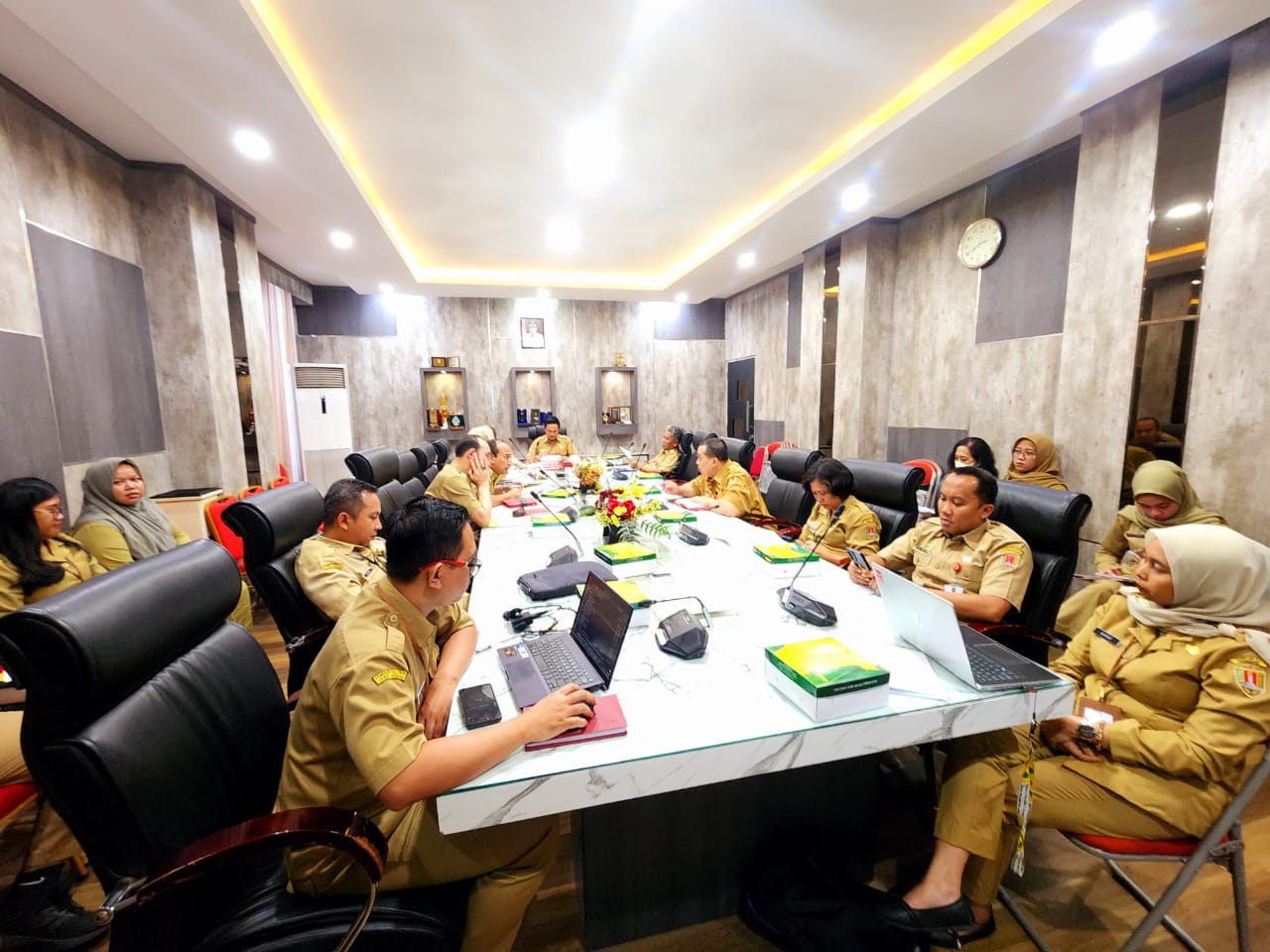 DISKOMINFO Kota Semarang Ikuti Pembahasan Keluhan Masyarakat terkait Kenaikan NJOP dan PBB
